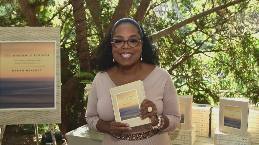 6 Artis Dunia yang Juga Berprofesi Sebagai Penulis dan Sukses - Oprah Winfrey